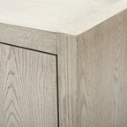 Credenza contenitore a 4 ante con ripiani regolabili